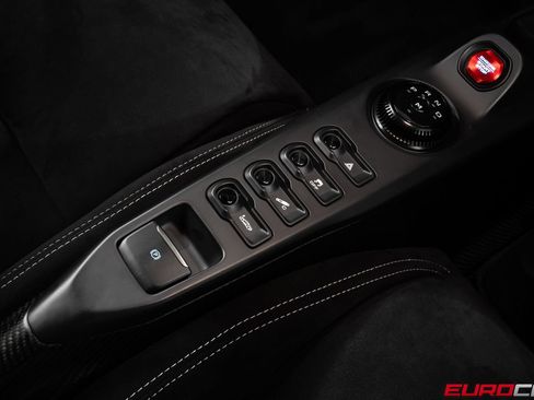 Used 2020 Ford GT Carbon Series RWD image 47