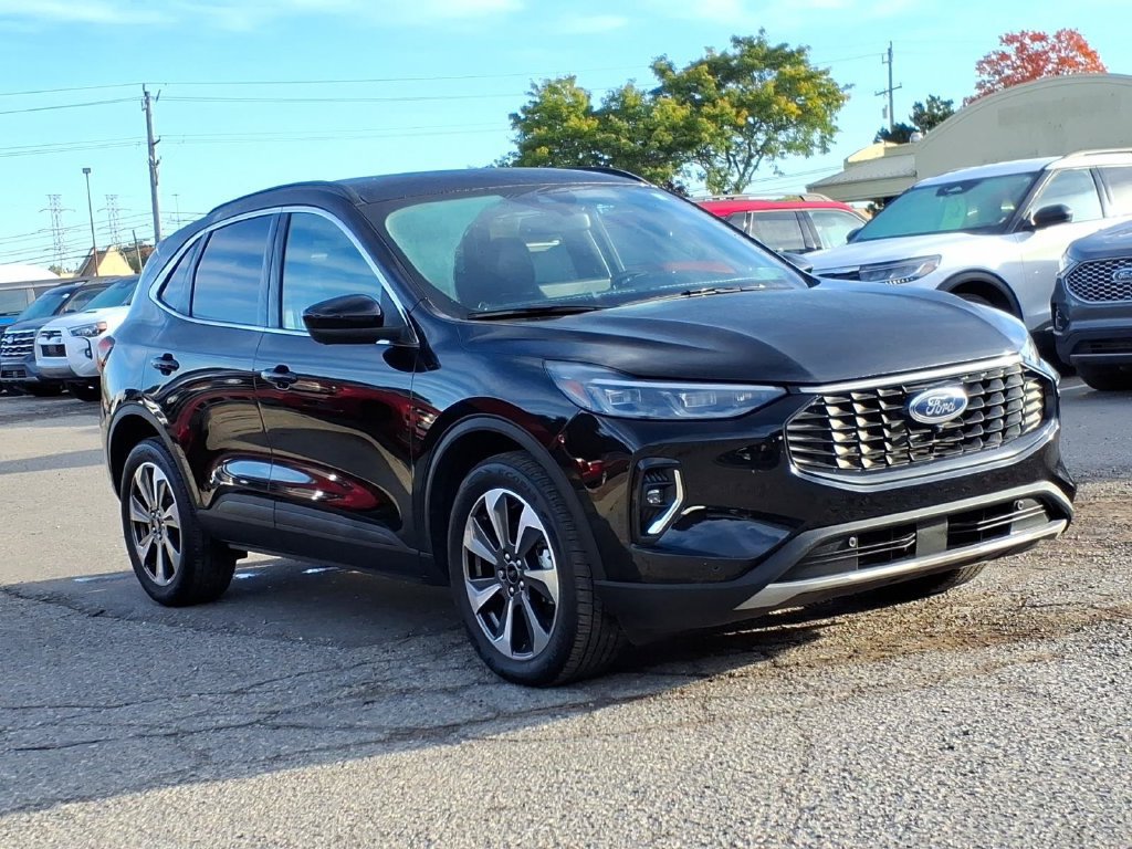 Used 2023 Ford Escape Platinum AWD/4WD image 7