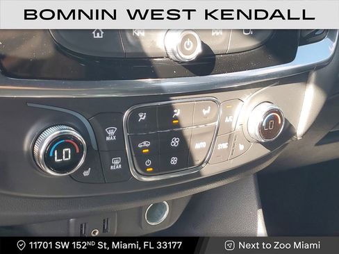 Used 2022 Chevrolet Traverse LT image 26