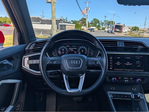 Used 2024 Audi Q3 2.0T Premium AWD/4WD image 30