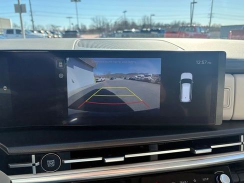 Used 2025 Hyundai Santa Fe SEL image 5