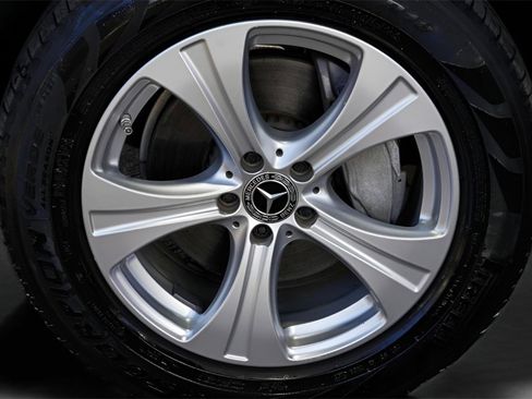 Used 2018 Mercedes-Benz GLC 300 4MATIC image 20