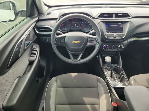 Used 2023 Chevrolet TrailBlazer LT FWD image 16