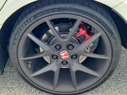 Used 2025 Honda Civic Type R image 7