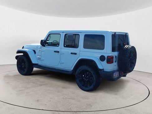 Used 2020 Jeep Wrangler Unlimited Sahara w/ LED Lighting Group AWD/4WD image 3