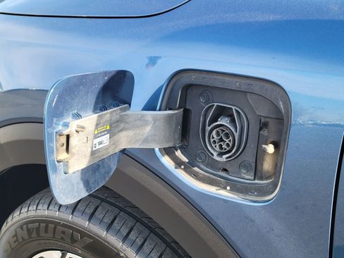 Used 2023 Kia Niro EX w/ EX Cold Weather Package image 15