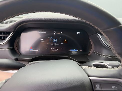 Used 2022 Jeep Grand Cherokee L Limited w/ Black Appearance Package image 7