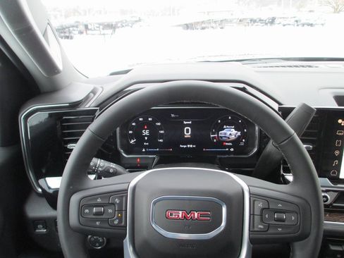 New 2026 GMC Sierra 1500 SLE image 19