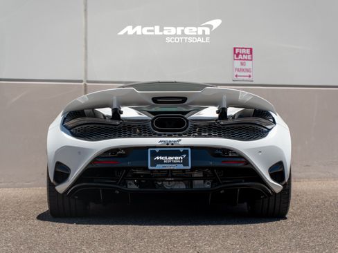 Used 2024 McLaren 750S RWD image 5