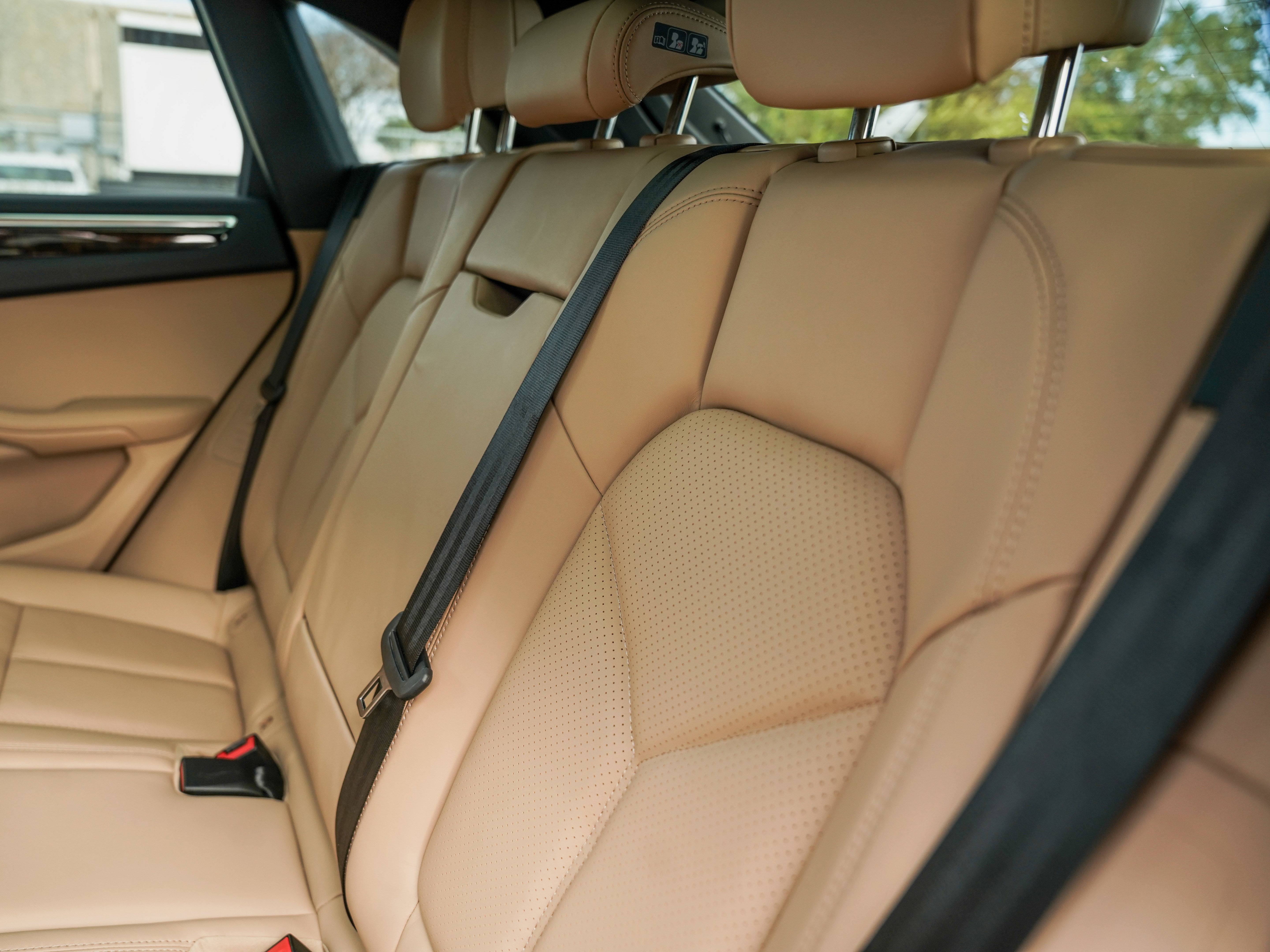 Certified 2026 Porsche Macan AWD/4WD image 28
