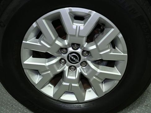 Used 2022 Nissan Frontier SV w/ Technology Package image 26