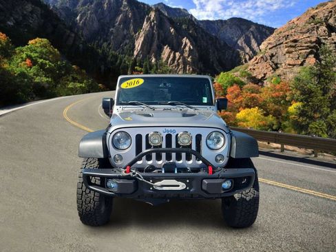 Used 2016 Jeep Wrangler Rubicon AWD/4WD image 6
