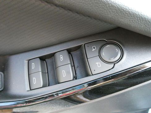 New 2027 Chevrolet Equinox LT AWD/4WD image 16