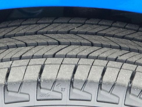 Used 2024 Chevrolet Equinox LT image 28