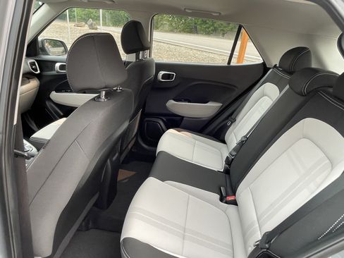 Certified 2023 Hyundai Venue SEL FWD image 14