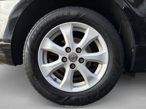 Used 2011 Toyota Camry LE image 9