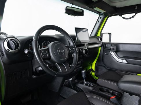 Used 2016 Jeep Wrangler Unlimited Sahara w/ Connectivity Group image 12