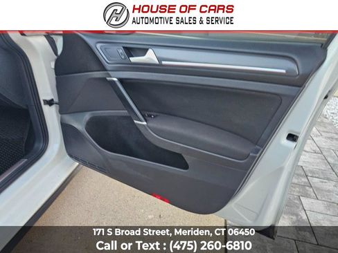 Used 2018 Volkswagen GTI SE image 48