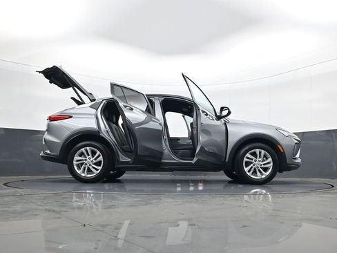 Used 2024 Buick Envista Preferred w/ Convenience I Package image 33