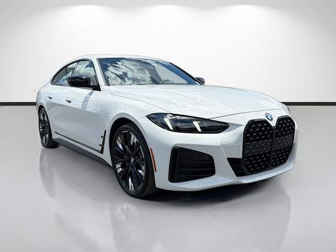 New 2026 BMW 430i w/ M Sport Package RWD image 1
