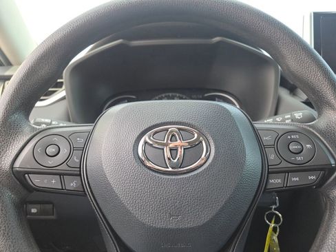 Used 2023 Toyota RAV4 LE AWD/4WD image 31