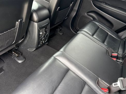 Used 2019 Jeep Grand Cherokee Limited AWD/4WD image 27
