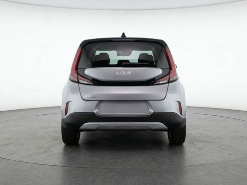 Used 2025 Kia Soul LX w/ LX Technology Package FWD image 6
