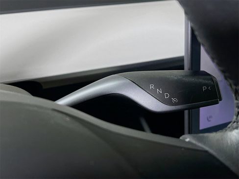 Used 2021 Tesla Model Y Long Range image 17