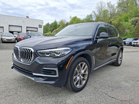 Used 2022 BMW X5 xDrive40i w/ Premium Package AWD/4WD image 3