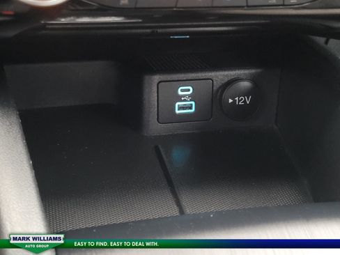 Used 2022 Ford Escape SE w/ SE Sport Appearance Package image 26