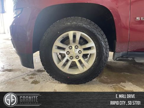 Used 2020 Chevrolet Suburban LT AWD/4WD image 18