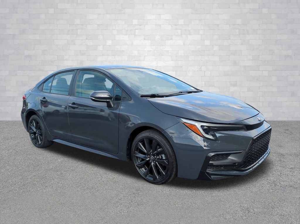 Used 2023 Toyota Corolla SE FWD image 2