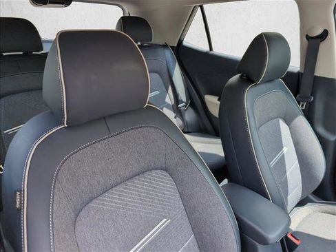 Certified 2024 Hyundai Venue Limited FWD image 23