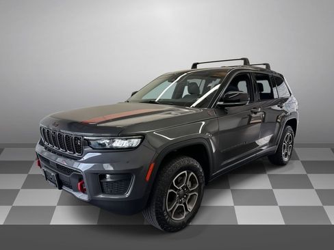 Used 2022 Jeep Grand Cherokee Trailhawk w/ ADV Protech Group II AWD/4WD image 4
