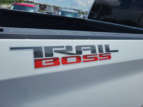Used 2022 Chevrolet Silverado 1500 Custom Trail Boss AWD/4WD image 7
