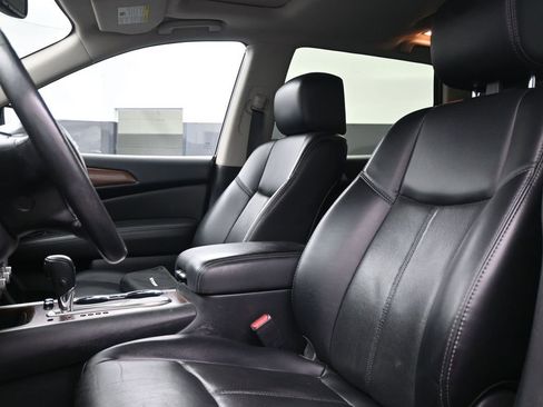 Used 2019 Nissan Pathfinder Platinum image 13