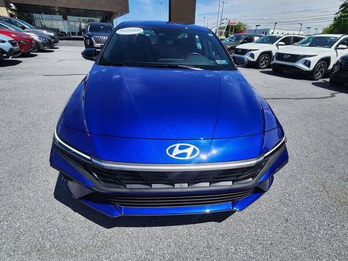 Used 2025 Hyundai Elantra SEL FWD image 21