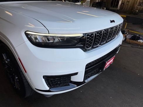 Used 2023 Jeep Grand Cherokee L Summit AWD/4WD image 28