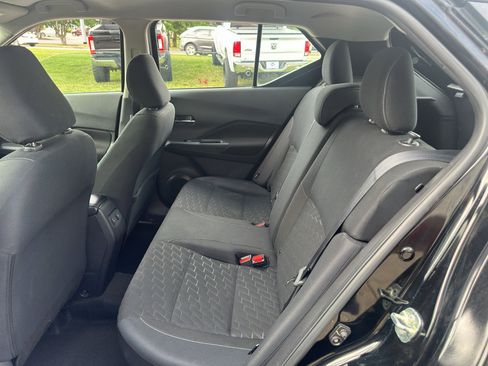 Used 2023 Nissan Kicks SV FWD image 13