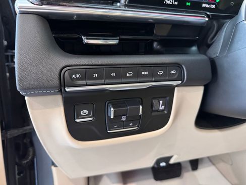 Used 2021 Cadillac Escalade ESV Premium Luxury w/ Driver Assist Tech Package image 27