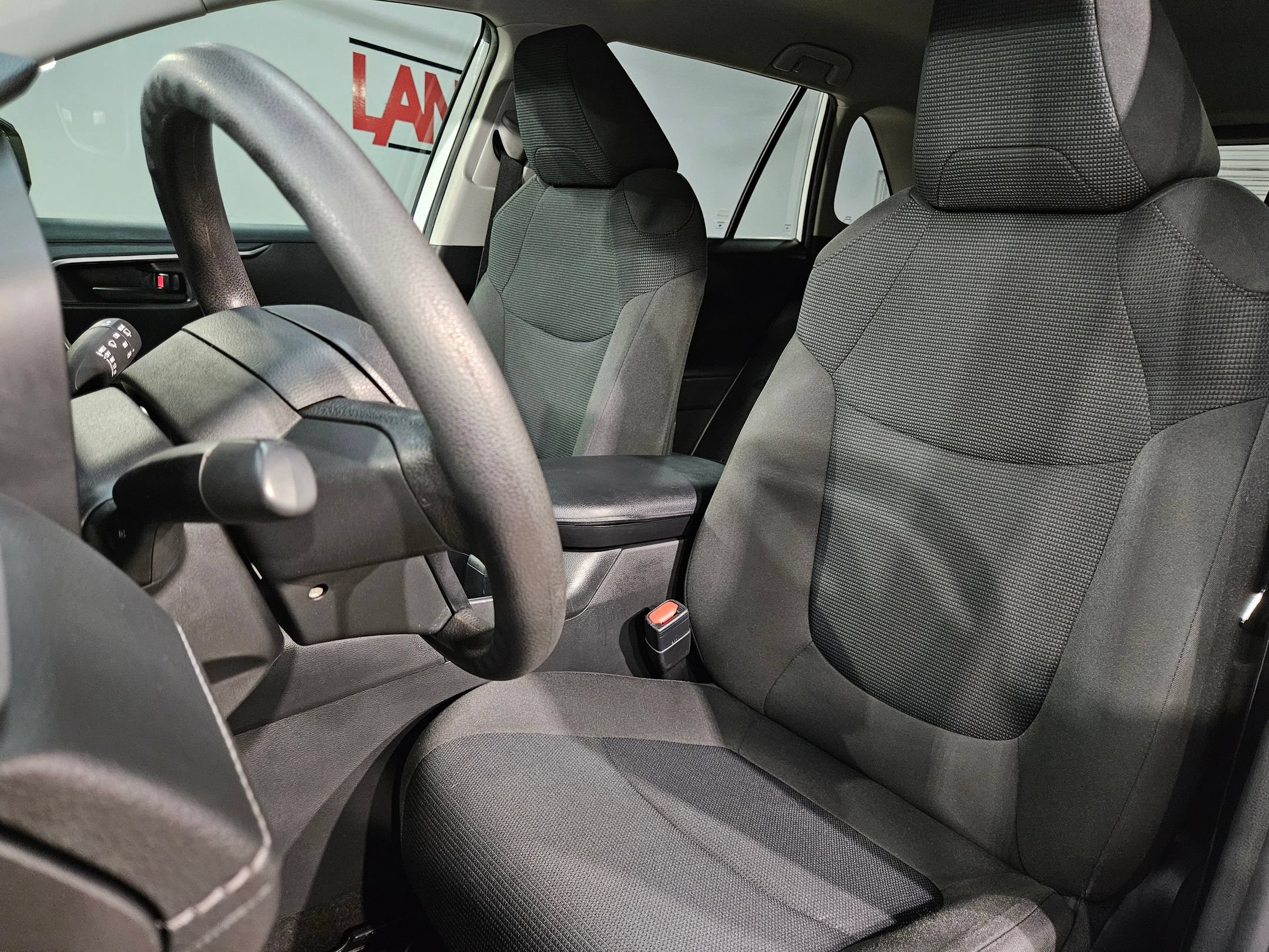 Used 2022 Toyota RAV4 LE AWD/4WD image 22