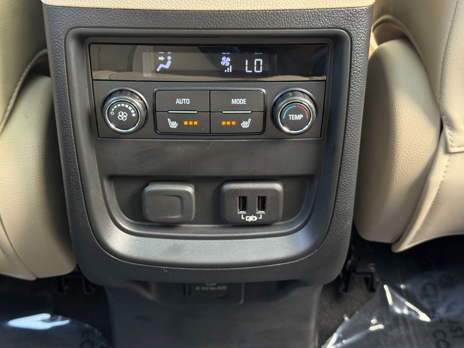 Used 2020 Buick Envision Premium w/ Driver Confidence Package AWD/4WD image 34