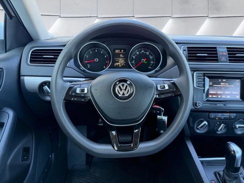 Used 2017 Volkswagen Jetta S w/ Jetta S Cold Weather Package FWD image 16