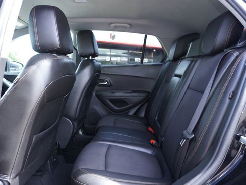 Used 2017 Chevrolet Trax LT w/ LT Convenience Package FWD image 25