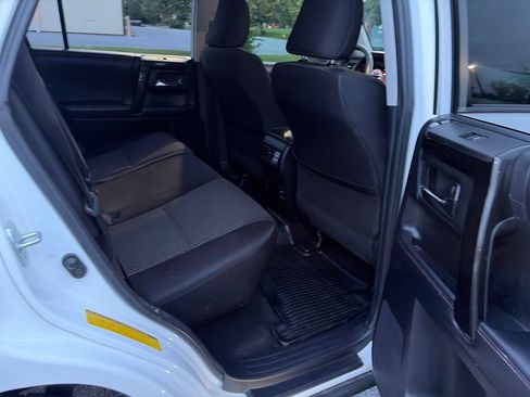 Used 2019 Toyota 4Runner TRD Off-Road AWD/4WD image 13