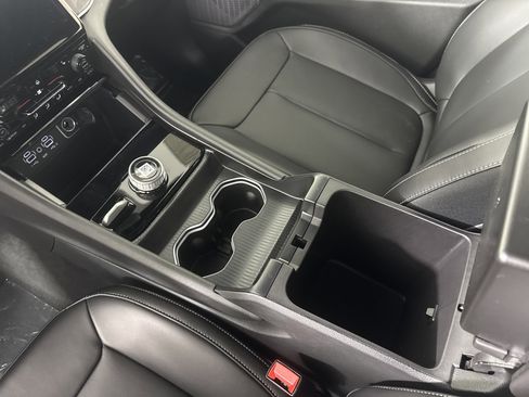 New 2025 Jeep Grand Cherokee L Limited w/ Black Appearance Package image 19