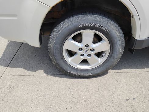 Used 2012 Ford Escape XLS AWD/4WD image 26