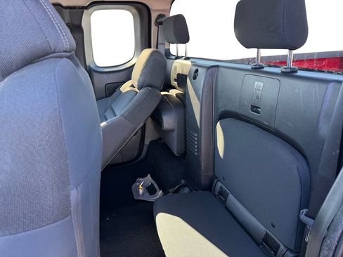 Used 2023 Nissan Frontier SV w/ Technology Package image 13