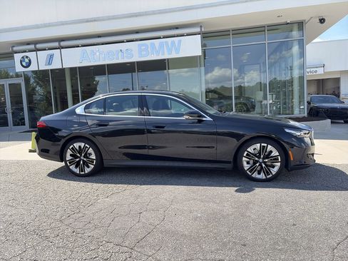 Used 2026 BMW 530i RWD image 9
