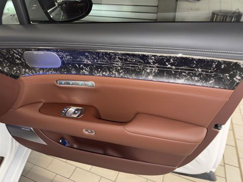 Used 2025 Genesis G90 3.5T image 11